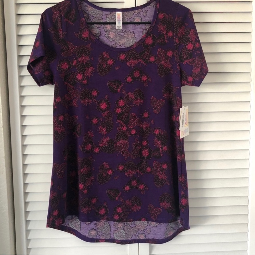 LuLaRoe classic T shirt deep purple light purple Strawberry and floral XS NWT